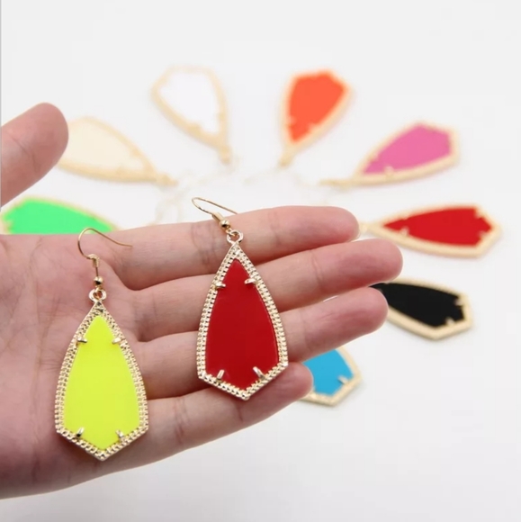 Chandelier Earrings Drop Down and Fun - Picture 6 of 7